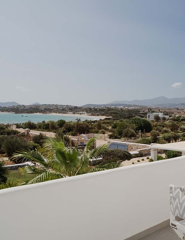 JUNIOR SUITE ΜΕ ΠΑΝΟΡΑΜΙΚΗ ΘΕΑ ΣΤΗ ΘΑΛΑΣΣΑ