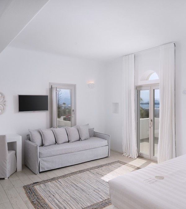 JUNIOR SUITE ΜΕ ΠΑΝΟΡΑΜΙΚΗ ΘΕΑ ΣΤΗ ΘΑΛΑΣΣΑ JUNIOR SUITE ΜΕ ΠΑΝΟΡΑΜΙΚΗ ΘΕΑ ΣΤΗ ΘΑΛΑΣΣΑ