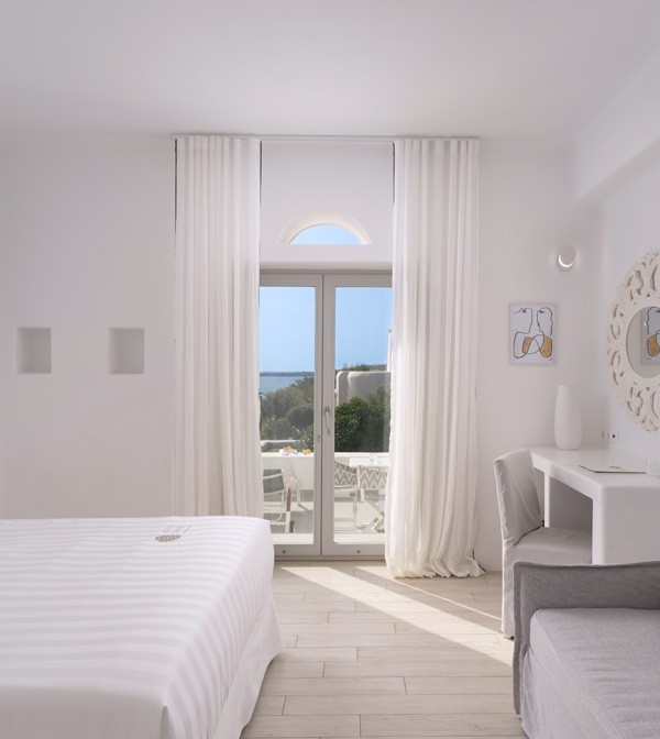 JUNIOR SUITE WITH SEA VIEW JUNIOR SUITE WITH SEA VIEW